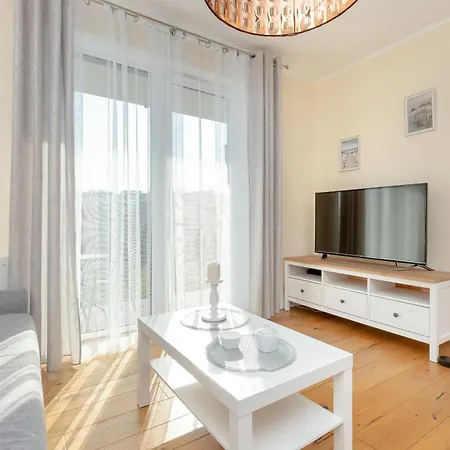 Sunny With Parking & Garden By Renters Apartment *