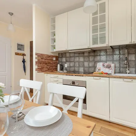 Apartment Sunny With Parking & Garden By Renters Gdansk